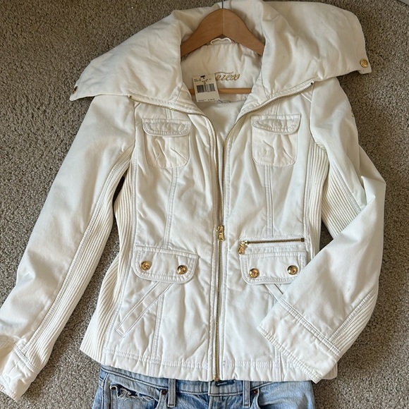 NEW GUESS Women’s Jacket 🧥 size Small - Picture 5 of 9